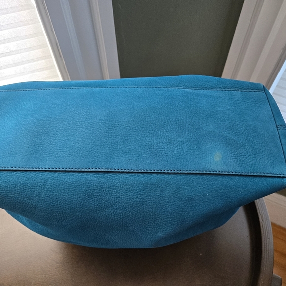 Gucci Medium Pebbled Suede Shoulder Bag - Picture 7 of 9